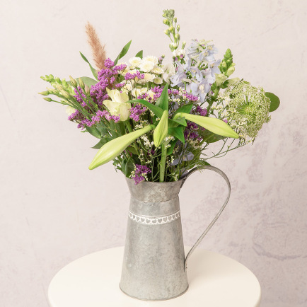 Hand Tied Monthly Flower Gift - Hiking review and price